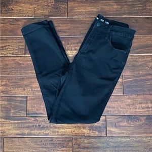 Old Navy Rockstar Super Skinny Jegging Jean